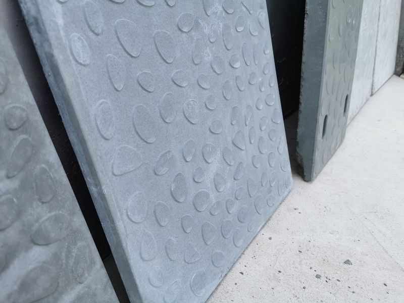 高鐵護(hù)欄在施工中的問(wèn)題